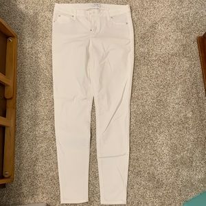 White skinny jeans